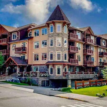 Falcon Crest Lodge 1 Bedroom Condo With Gym & Hot-Tubs & Mountain View Канмор Экстерьер фото