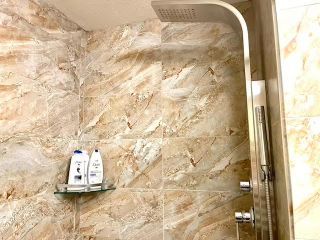 Falcon Crest Lodge 1 Bedroom Condo With Gym & Hot-Tubs & Mountain View Канмор Экстерьер фото