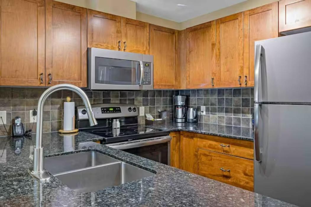 Falcon Crest Lodge 1 Bedroom Condo With Gym & Hot-Tubs & Mountain View Канмор Экстерьер фото