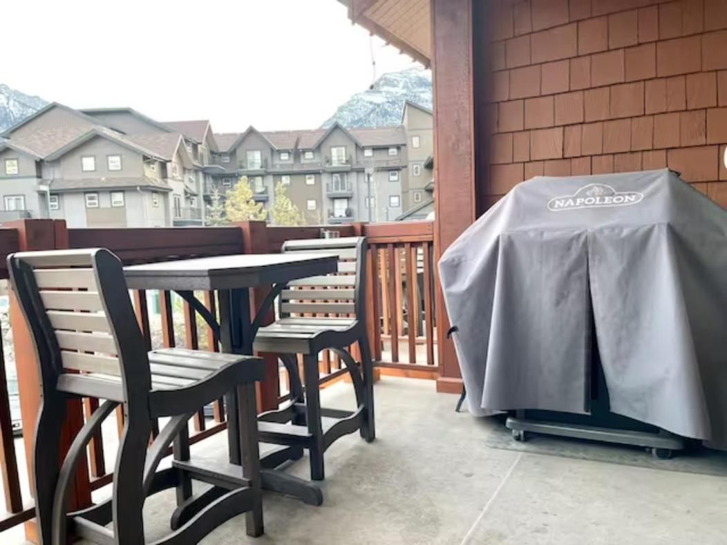 Falcon Crest Lodge 1 Bedroom Condo With Gym & Hot-Tubs & Mountain View Канмор Экстерьер фото